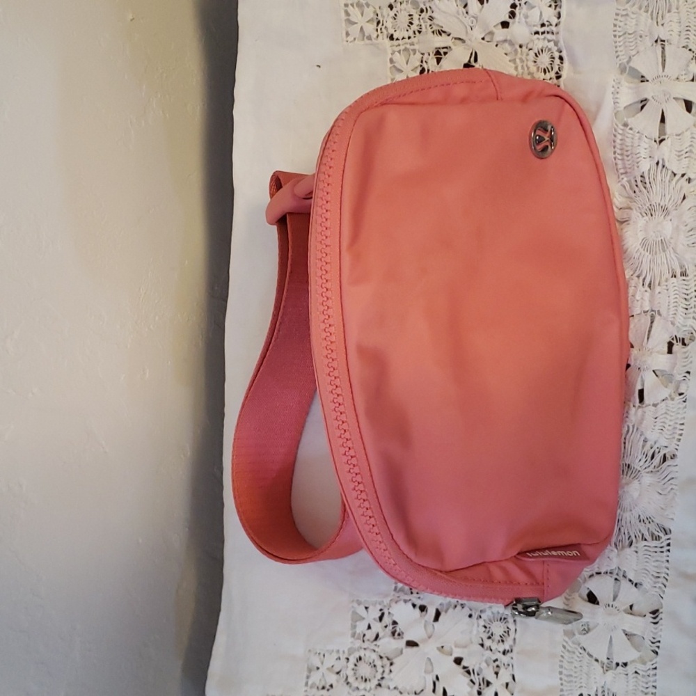 luluemon Everywhere Belt Bag